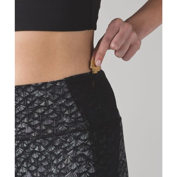 LULULEMON Featherlight Tight Size 10 Iridescent Multi Black - Picture 4 of 10